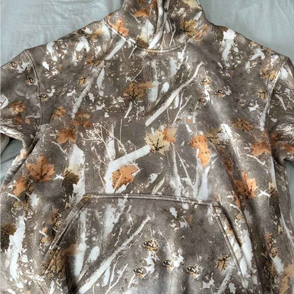 Brown and Tan Leaf Pattern Bedding - image 2